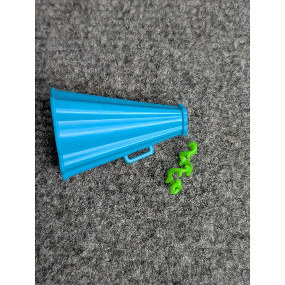 Monster High Doll Ghoul Spirit Venus McFlytrap 2013‎ Megaphone & Arm Cuff Only